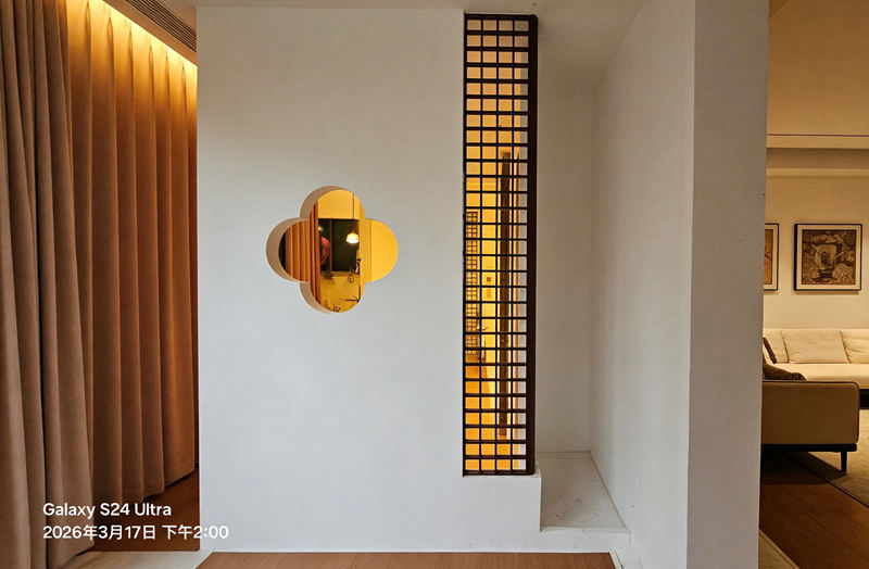 轉(zhuǎn)角屏風(fēng)